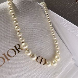 Dior 30 Montage Choker Pearls